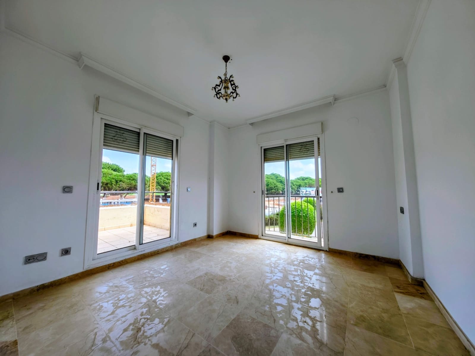 3 soveværelse Lejlighed til salg i San Roque med swimmingpool - € 540.000 (Ref: 9062358)