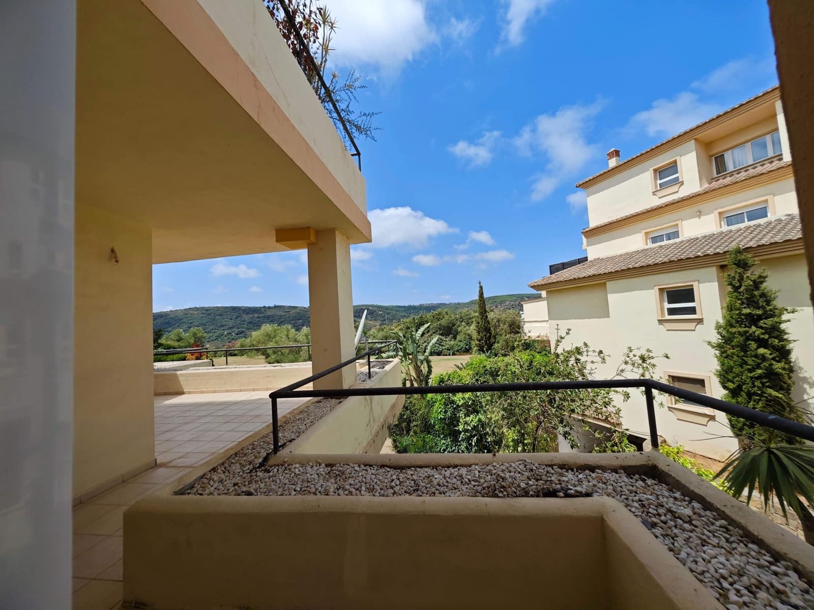 3 soveværelse Lejlighed til salg i San Roque med swimmingpool - € 540.000 (Ref: 9062358)