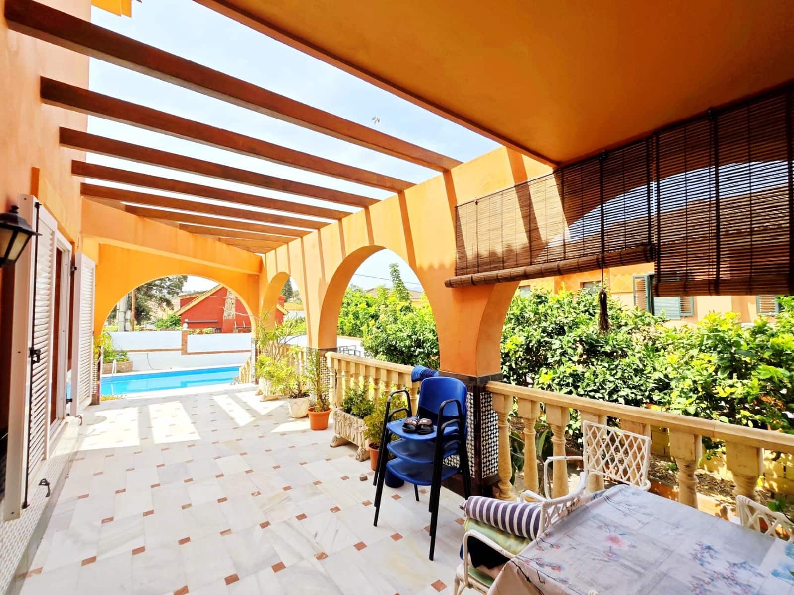 8 soveværelse Villa til salg i Algeciras med garage - € 550.000 (Ref: 9075813)