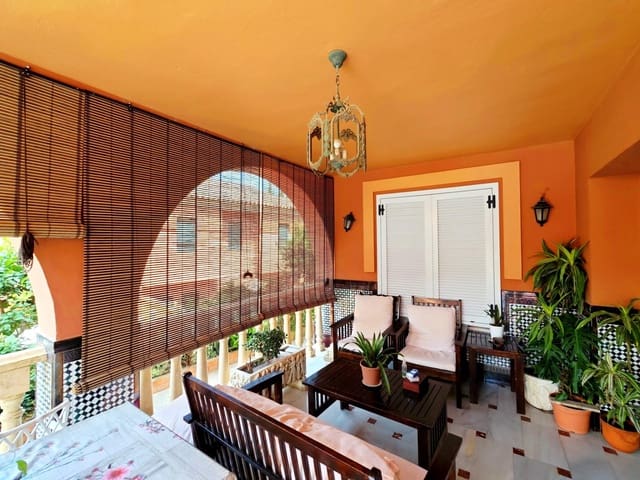 8 soveværelse Villa til salg i Algeciras med garage - € 550.000 (Ref: 9075813)