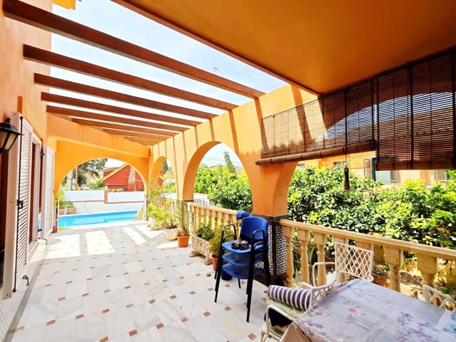 8 soveværelse Villa til salg i Algeciras med garage - € 550.000 (Ref: 9075813)