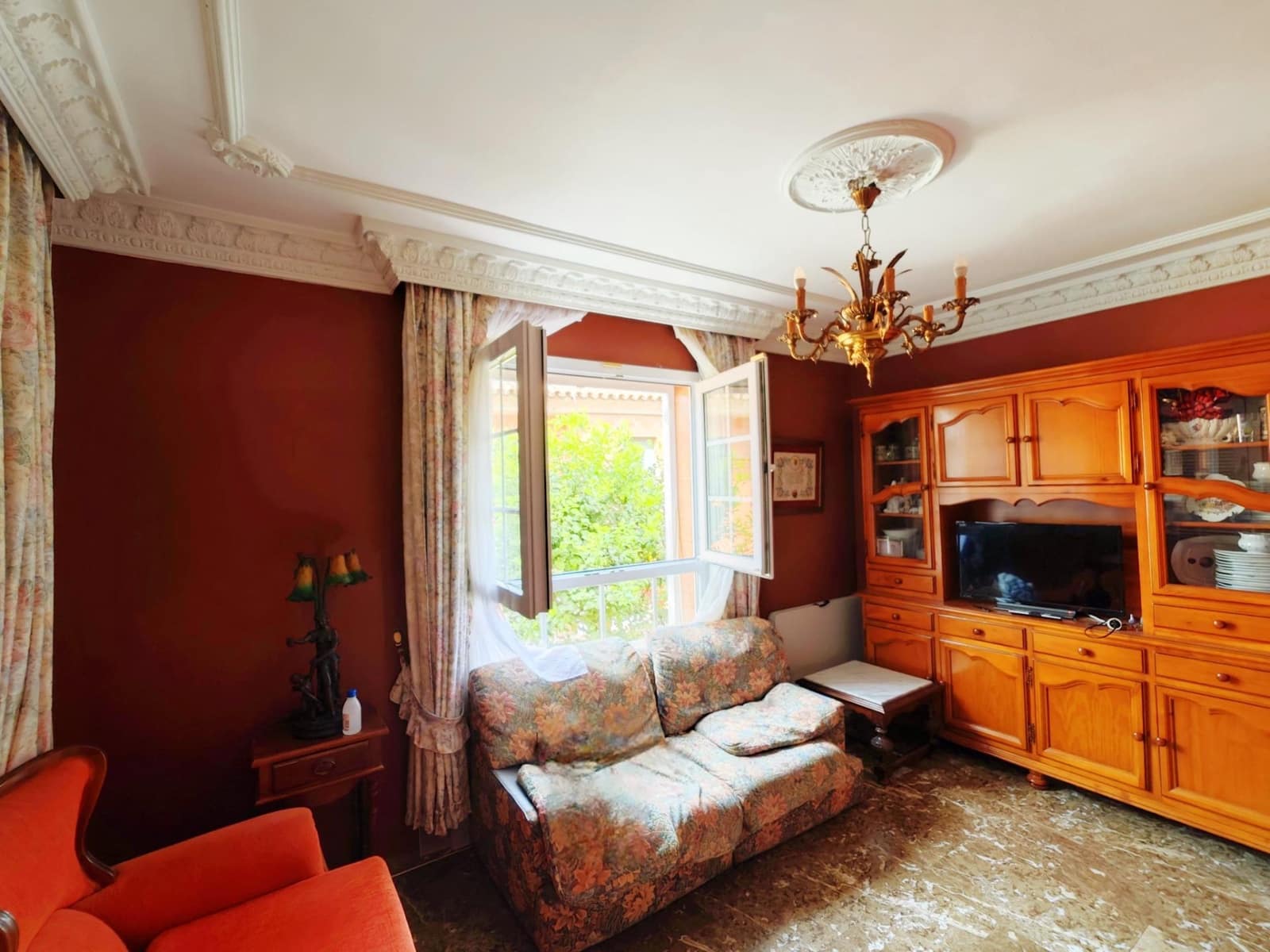 8 soveværelse Villa til salg i Algeciras med garage - € 550.000 (Ref: 9075813)