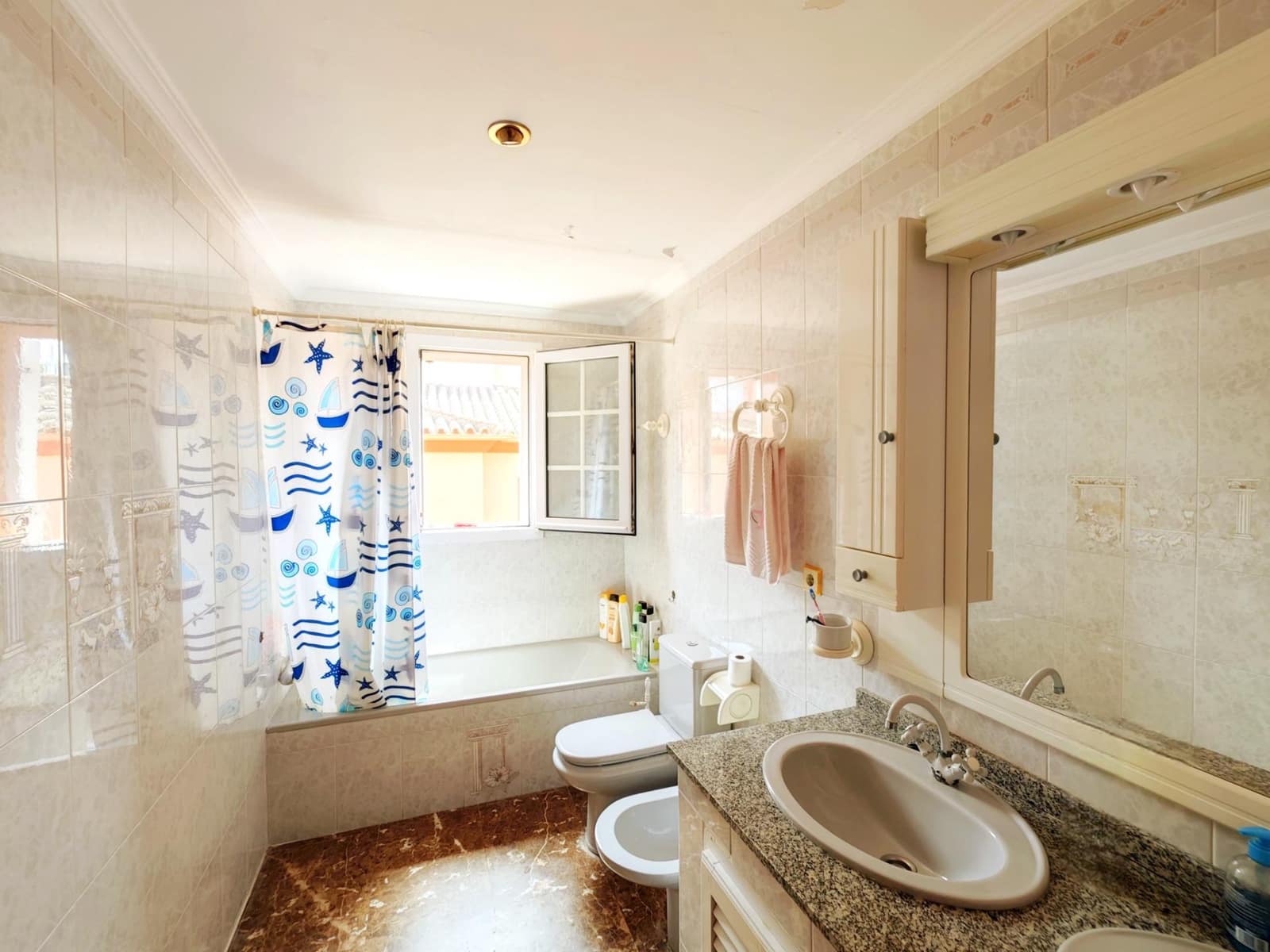 8 soveværelse Villa til salg i Algeciras med garage - € 550.000 (Ref: 9075813)