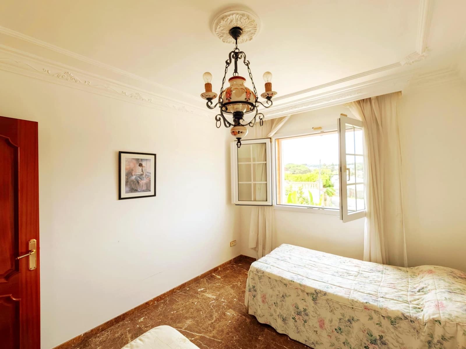 8 soveværelse Villa til salg i Algeciras med garage - € 550.000 (Ref: 9075813)