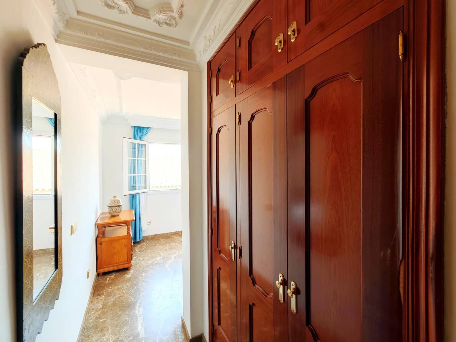 8 soveværelse Villa til salg i Algeciras med garage - € 550.000 (Ref: 9075813)