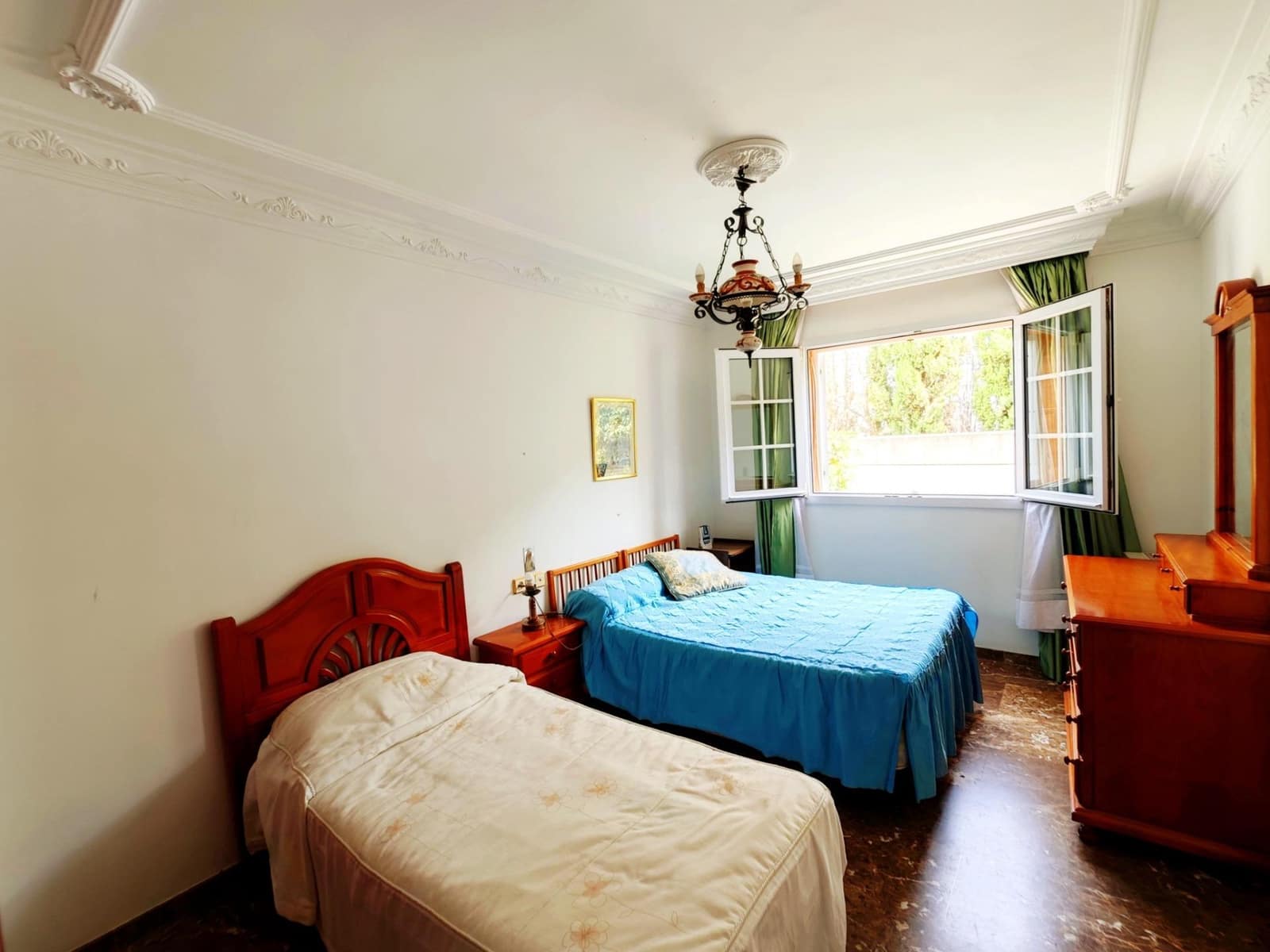 8 soveværelse Villa til salg i Algeciras med garage - € 550.000 (Ref: 9075813)