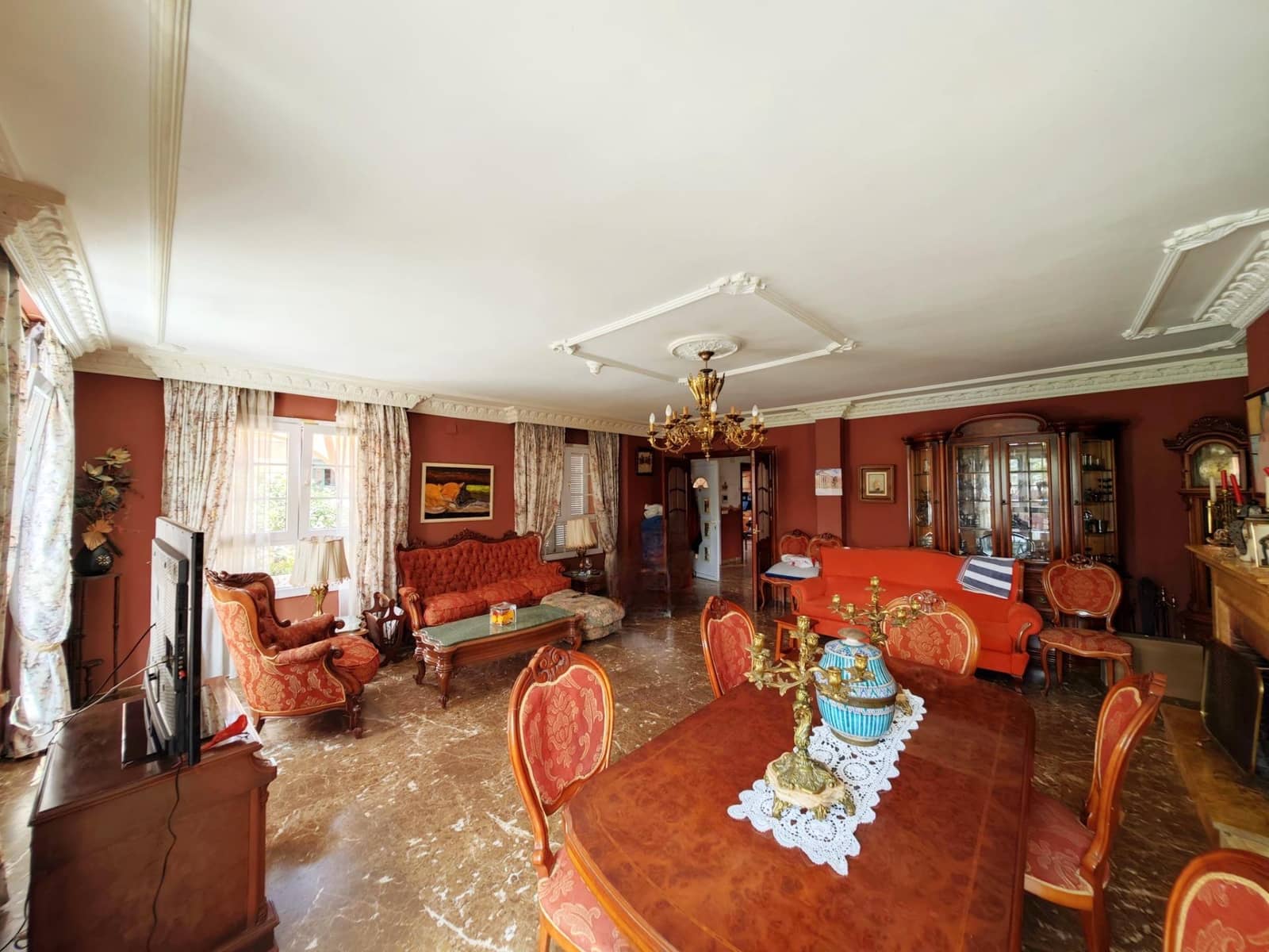 8 soveværelse Villa til salg i Algeciras med garage - € 550.000 (Ref: 9075813)