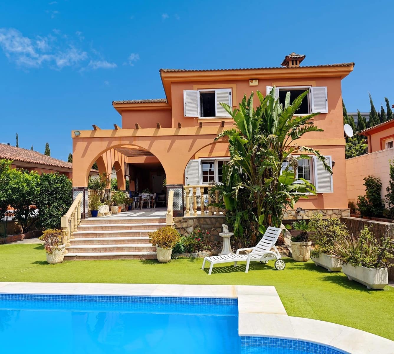 8 soveværelse Villa til salg i Algeciras med garage - € 650.000 (Ref: 9075813)