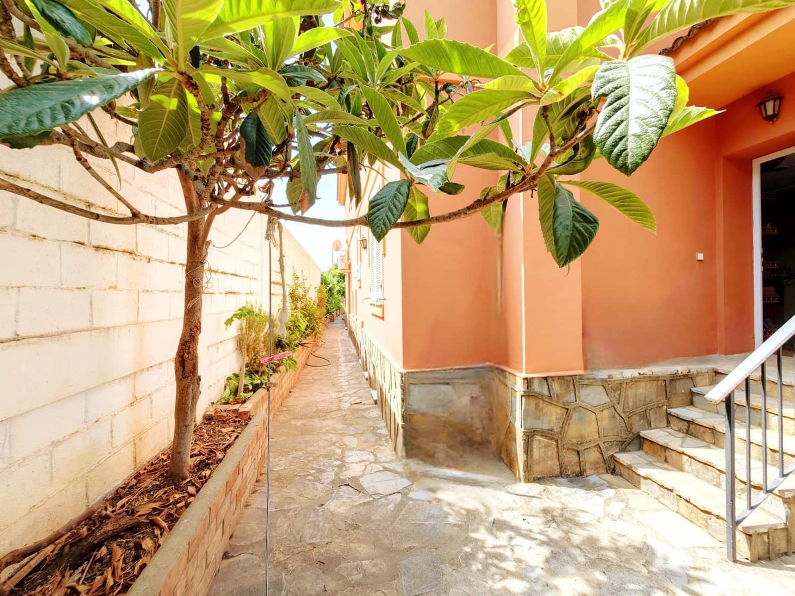 8 soveværelse Villa til salg i Algeciras med garage - € 550.000 (Ref: 9075813)