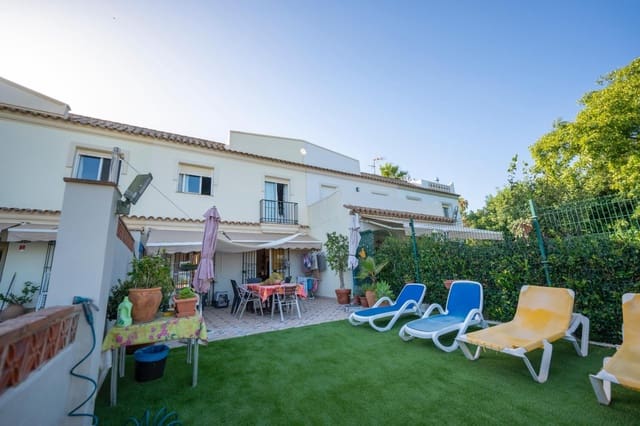 3 soveværelse Rækkehus til salg i La Alcaidesa med swimmingpool - € 295.000 (Ref: 9117031)