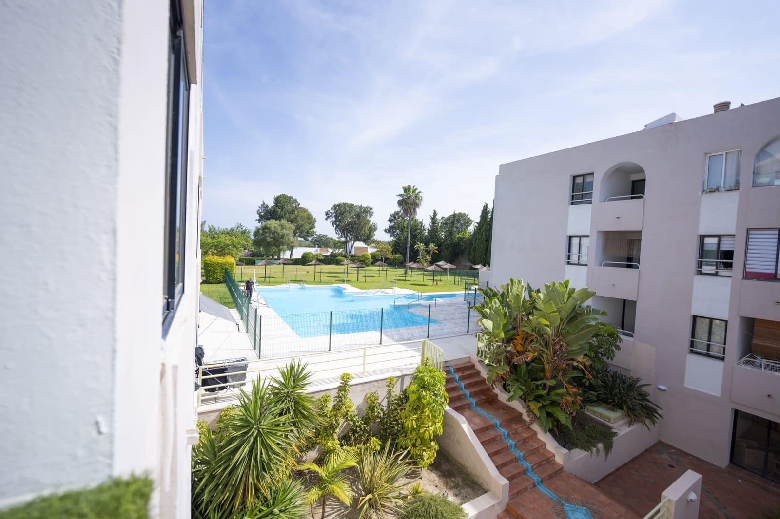 Studio te koop in Sotogrande met zwembad garage - € 155.000 (Ref: 9129745)
