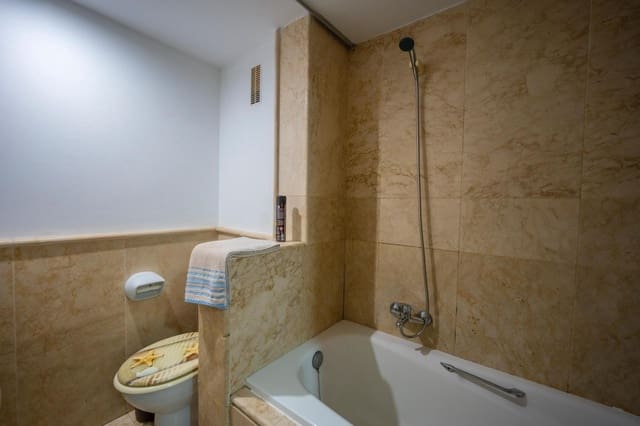 Studio til salgs i Sotogrande Costa, San Roque med svømmebasseng garasje - € 150 000 (Ref: 9129745)