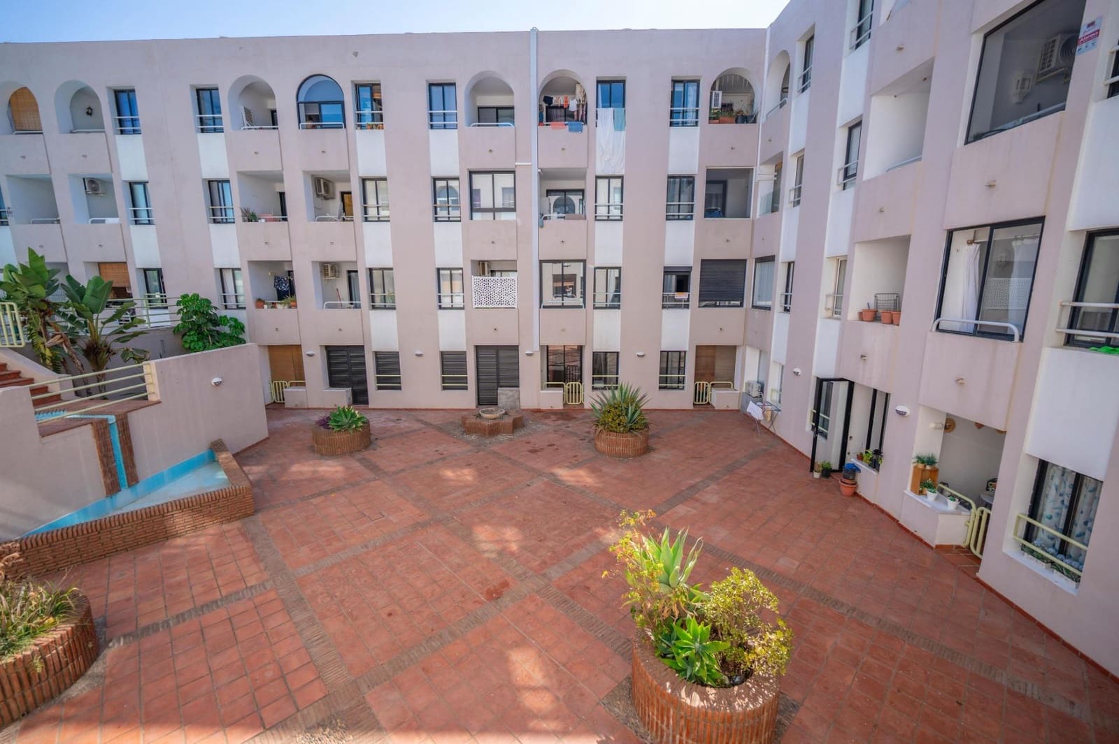 Studio te koop in Sotogrande met zwembad garage - € 155.000 (Ref: 9129745)