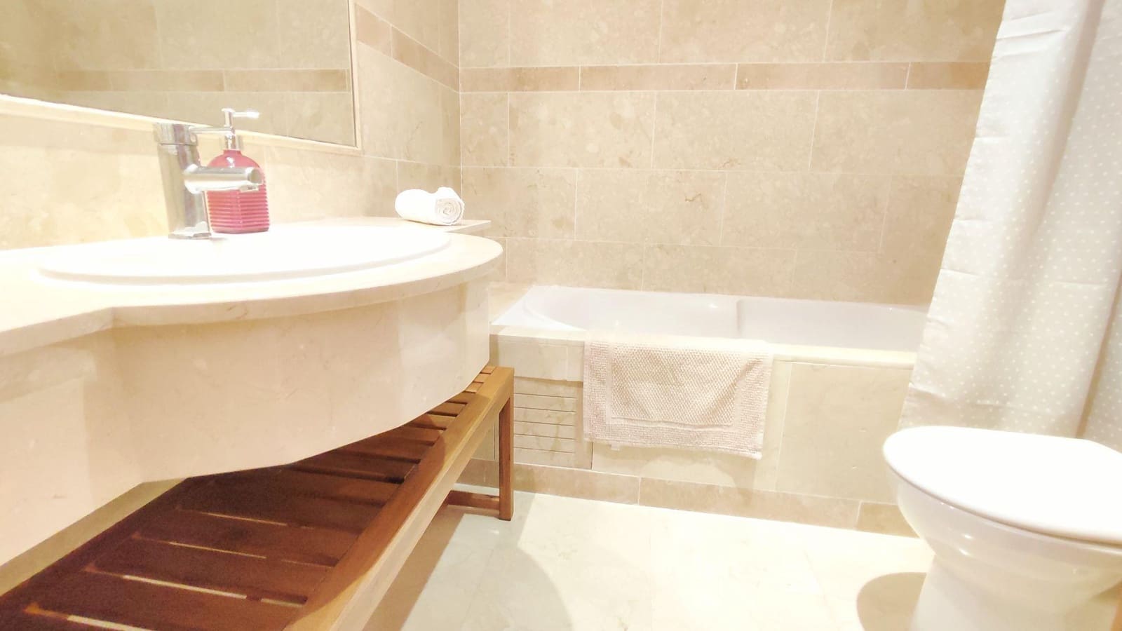 2 bedroom Apartment for rent in La Alcaidesa with pool garage - € 1,400 (Ref: 9129747)