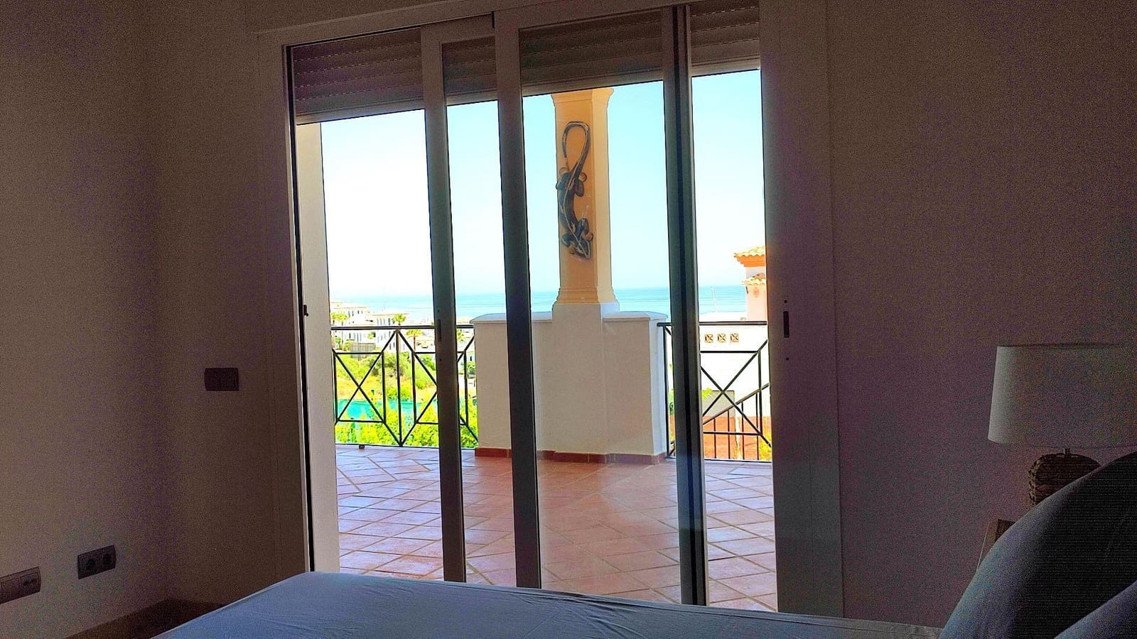 2 bedroom Apartment for rent in La Alcaidesa with pool garage - € 1,400 (Ref: 9129747)