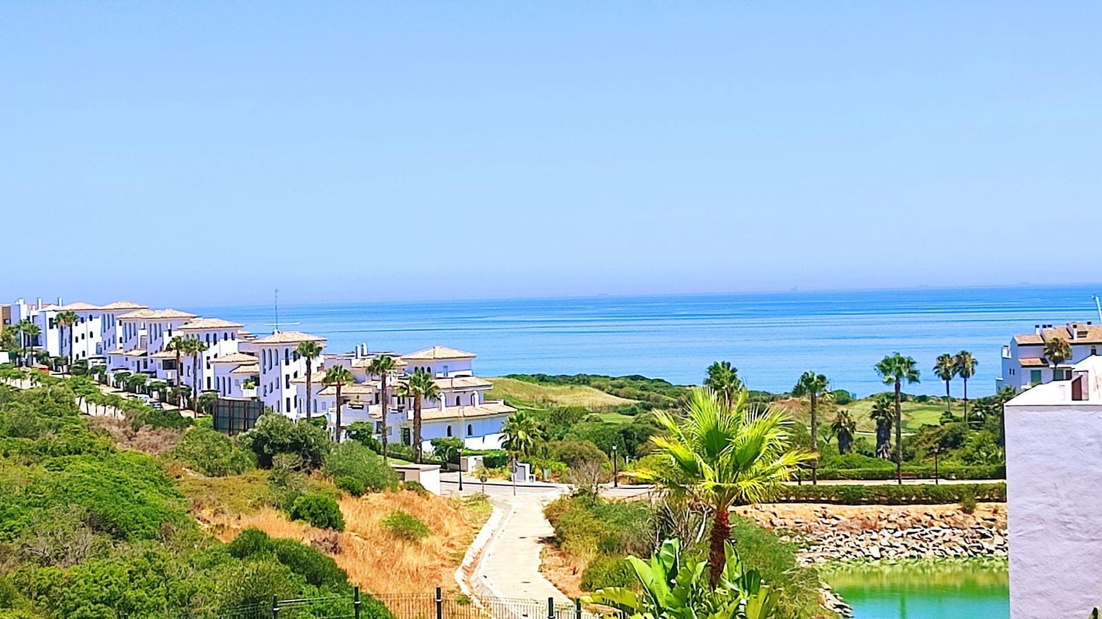 2 bedroom Apartment for rent in La Alcaidesa with pool garage - € 1,400 (Ref: 9129747)