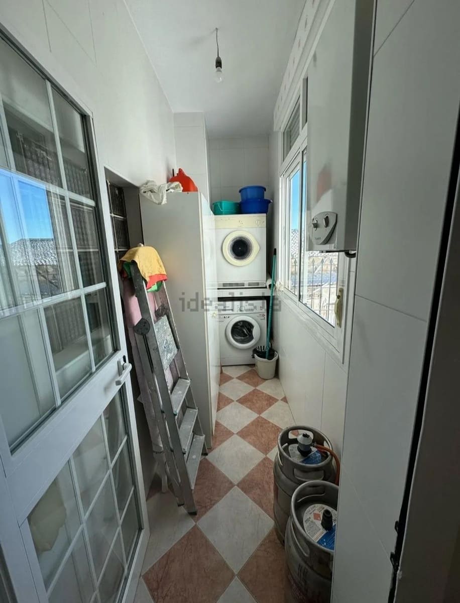 3 bedroom Flat for sale in Algeciras - € 170,000 (Ref: 9134459)