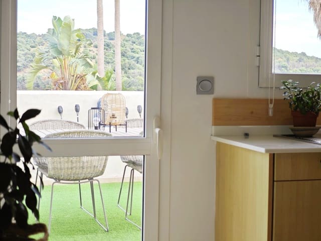 3 soveværelse Lejlighed til salg i Sotogrande, San Roque med swimmingpool garage - € 450.000 (Ref: 9141620)