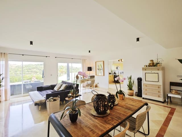 3 soveværelse Lejlighed til salg i Sotogrande, San Roque med swimmingpool garage - € 450.000 (Ref: 9141620)
