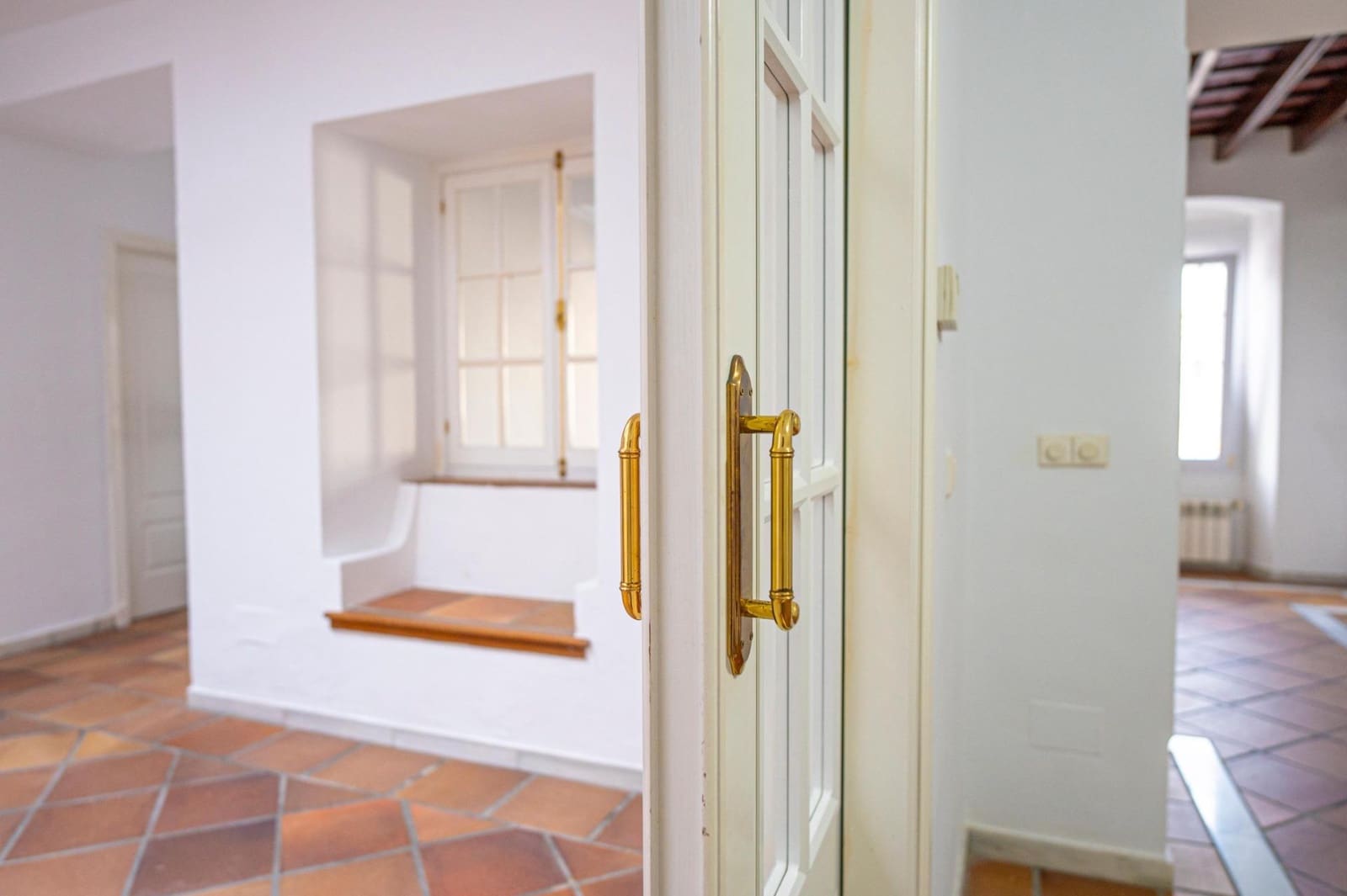 5 slaapkamer Huis te koop in San Roque met garage - € 420.000 (Ref: 9165797)