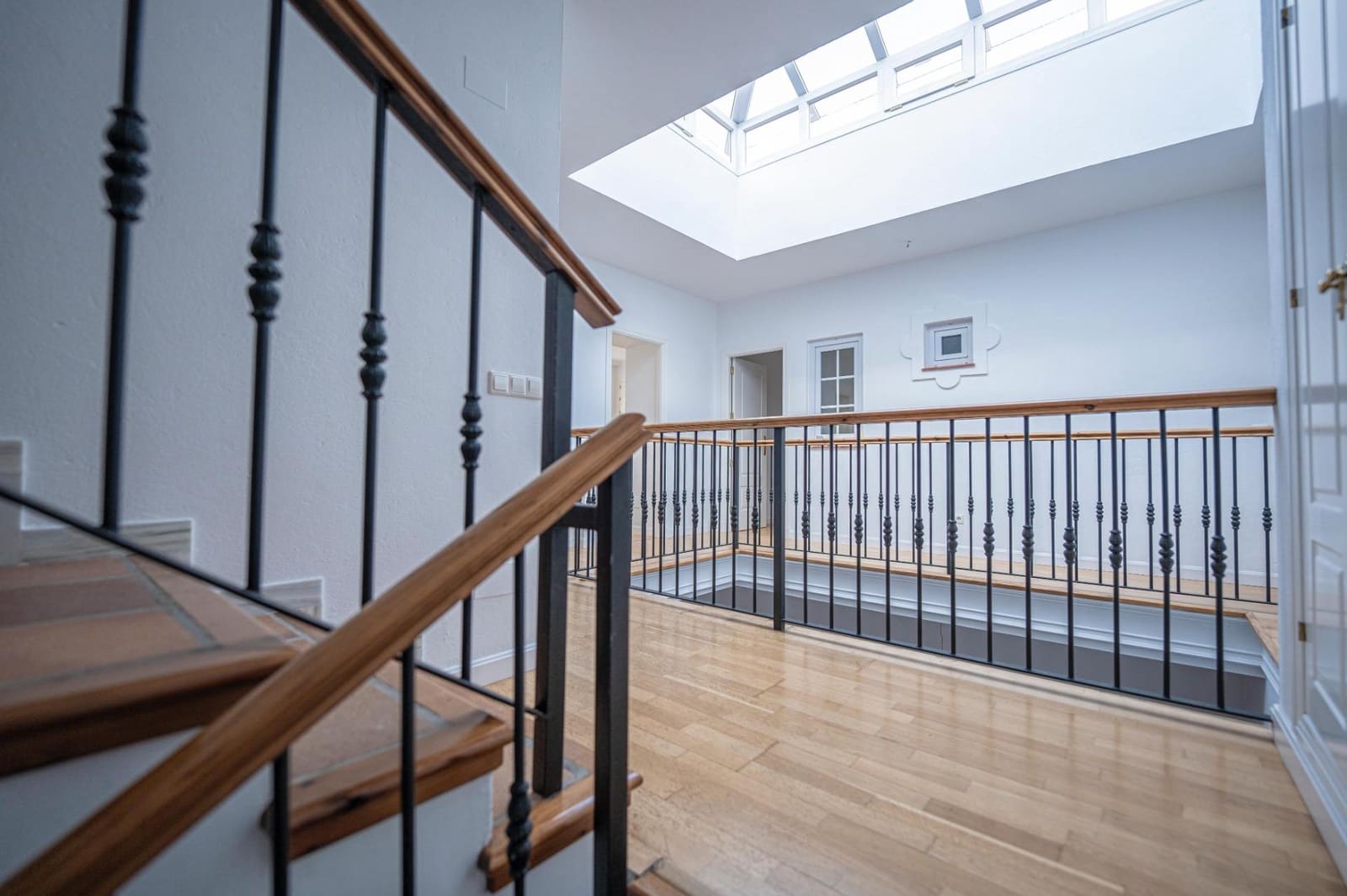 5 slaapkamer Huis te koop in San Roque met garage - € 420.000 (Ref: 9165797)