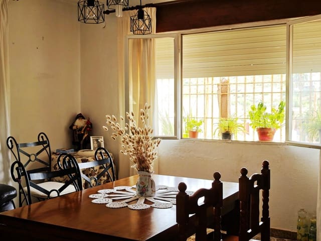 3 slaapkamer Villa te koop in El Zabal - Santa Margarita, La Línea de la Concepción met zwembad - € 376.700 (Ref: 9171486)