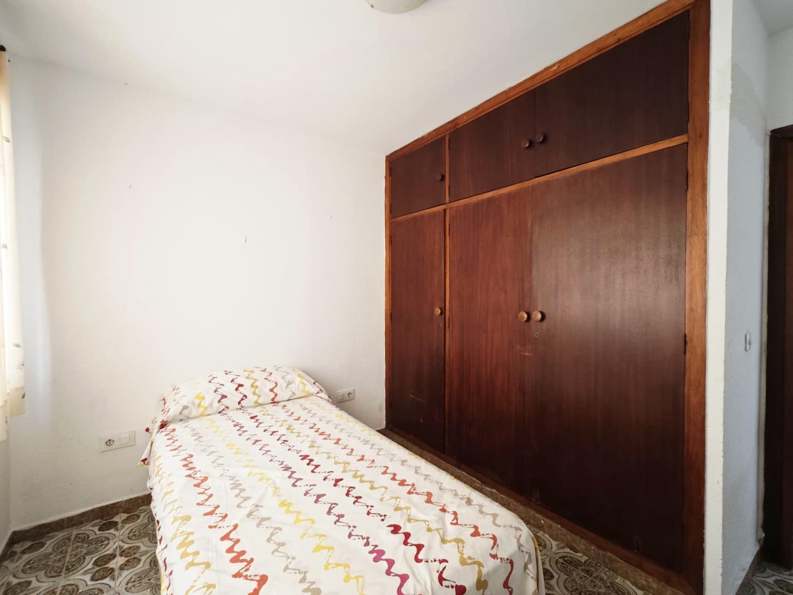 3 slaapkamer Villa te koop in La Linea de la Concepcion met zwembad - € 376.700 (Ref: 9171486)