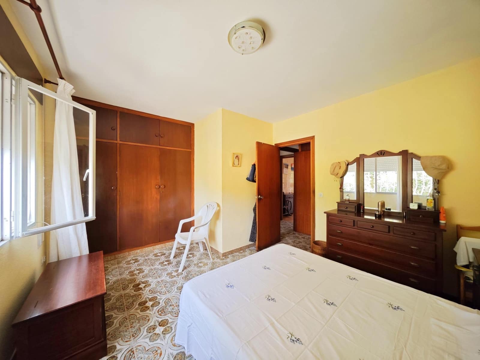 3 slaapkamer Villa te koop in La Linea de la Concepcion met zwembad - € 376.700 (Ref: 9171486)