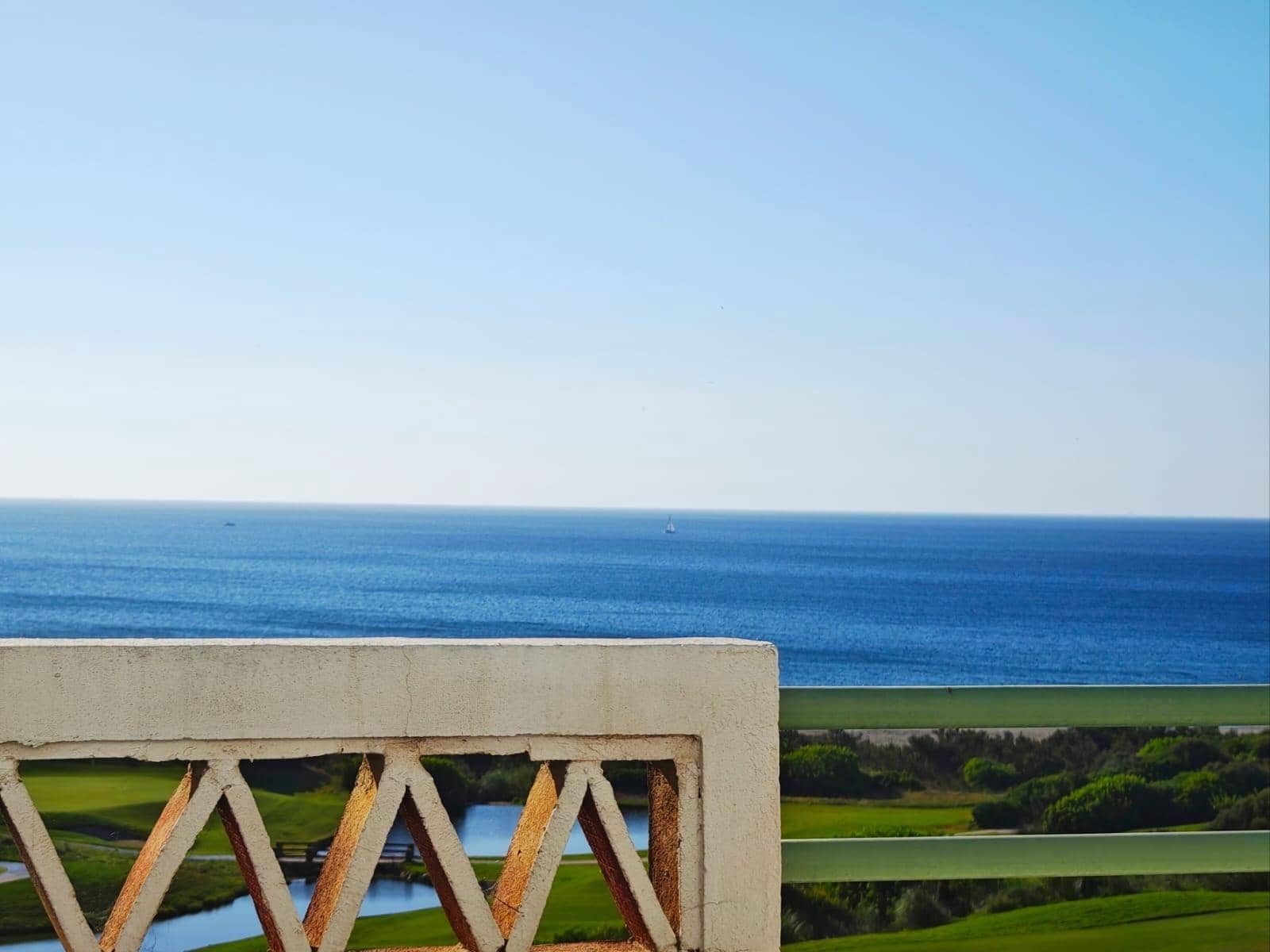 2 soveværelse Lejlighed til salg i La Alcaidesa med swimmingpool garage - € 475.000 (Ref: 9186896)