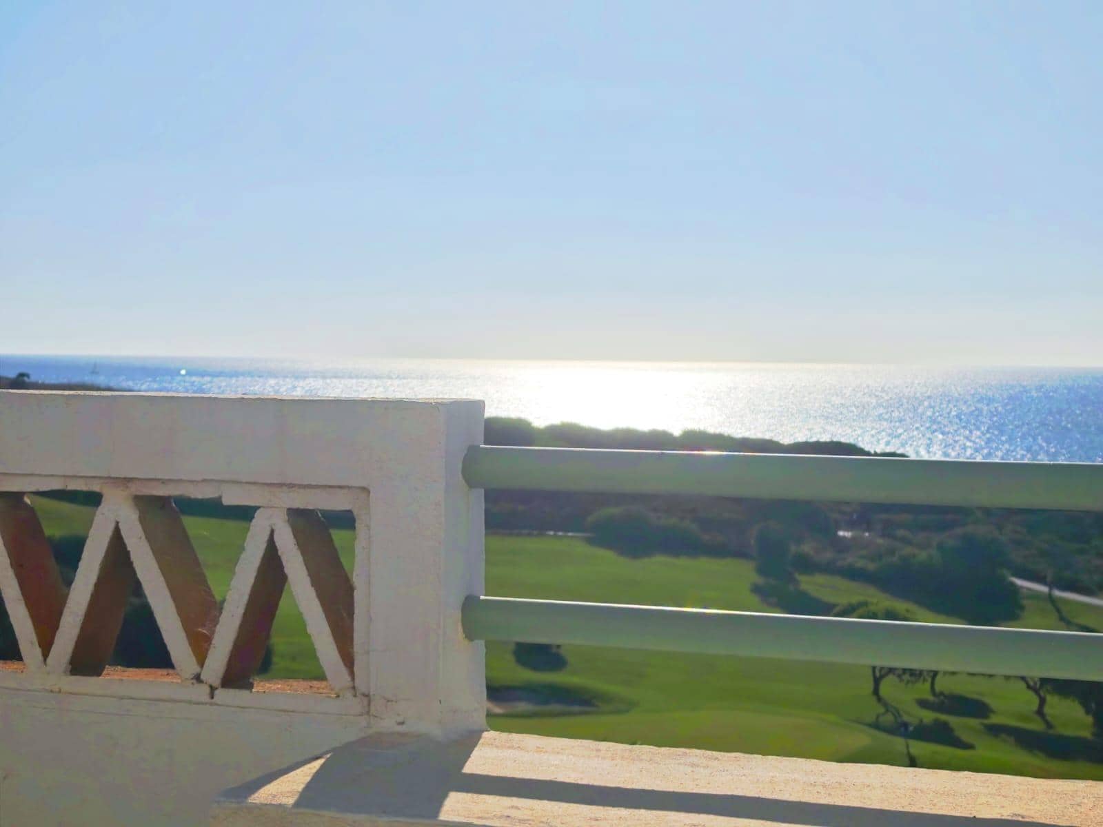 2 soveværelse Lejlighed til salg i La Alcaidesa med swimmingpool garage - € 475.000 (Ref: 9186896)