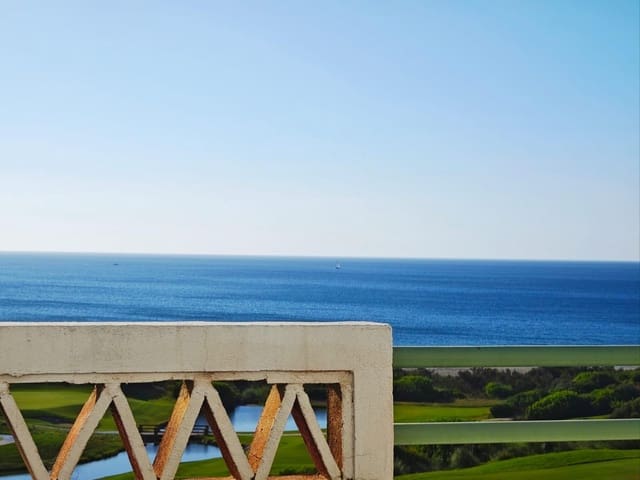 2 makuuhuone Huoneisto myytävänä paikassa La Alcaidesa mukana uima-altaan 
autotalli - 475 000 € (Ref: 9186896)