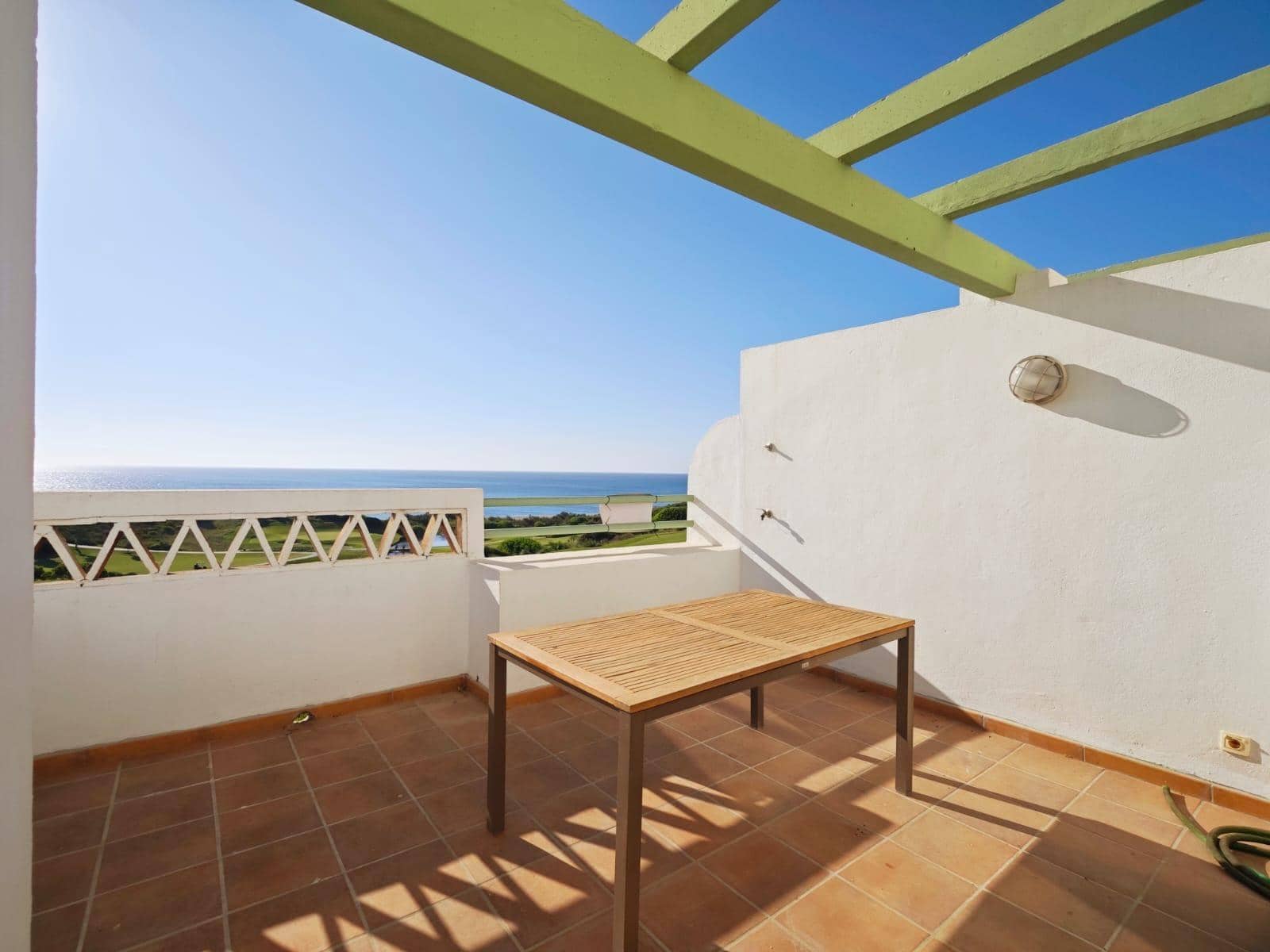 2 soveværelse Lejlighed til salg i La Alcaidesa med swimmingpool garage - € 475.000 (Ref: 9186896)