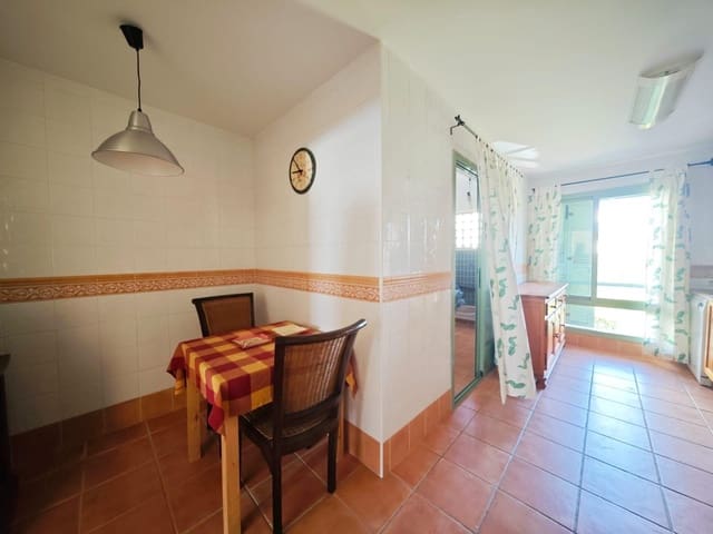 2 makuuhuone Huoneisto myytävänä paikassa La Alcaidesa mukana uima-altaan 
autotalli - 475 000 € (Ref: 9186896)