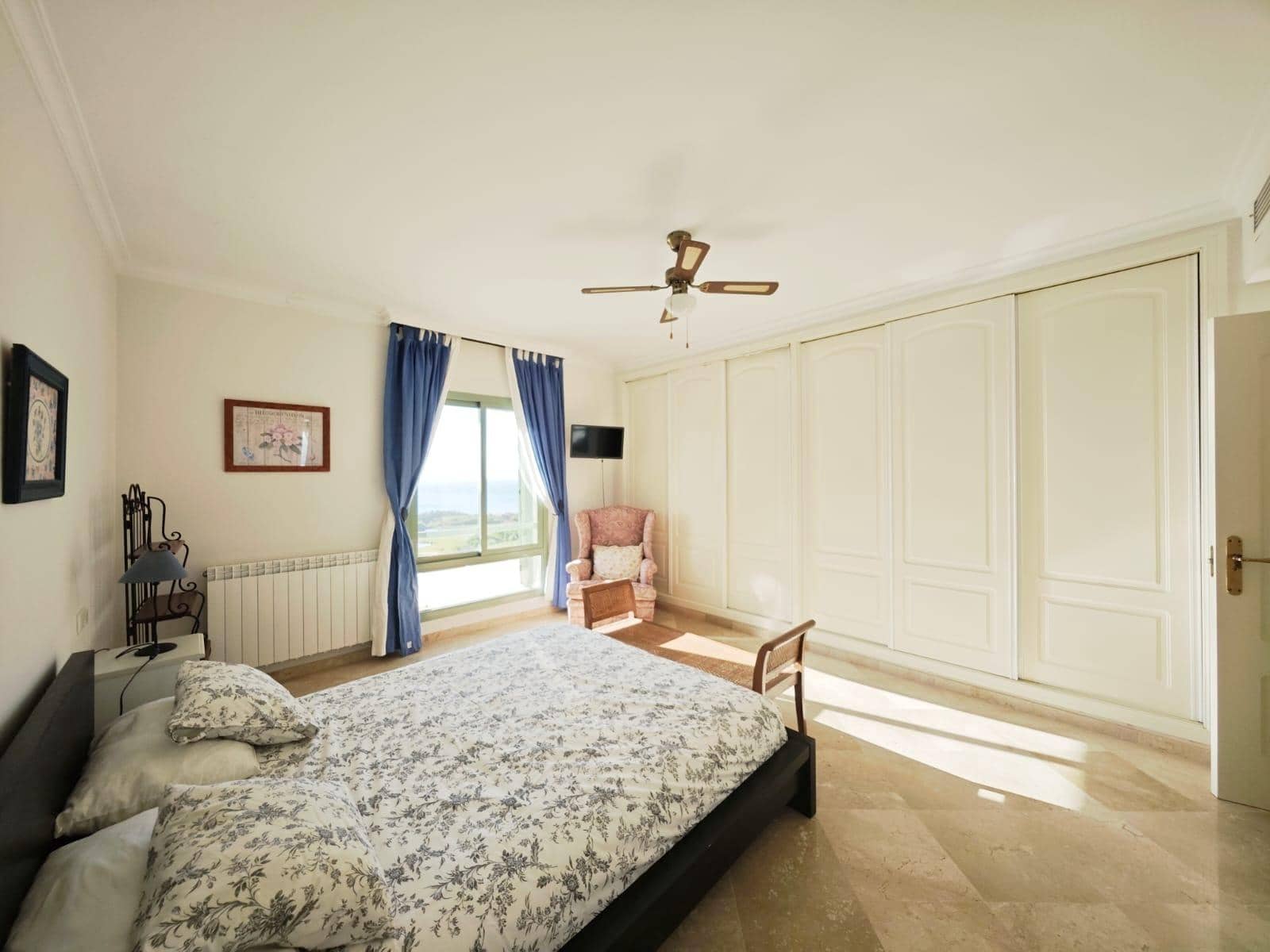 2 soveværelse Lejlighed til salg i La Alcaidesa med swimmingpool garage - € 475.000 (Ref: 9186896)