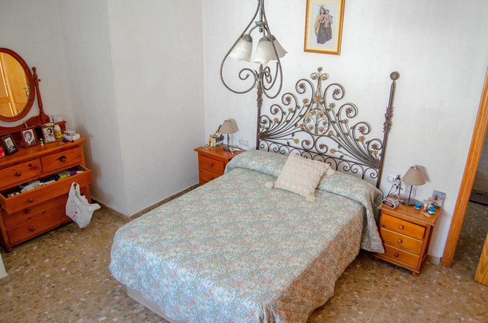 4 bedroom Villa for sale in La Linea de la Concepcion with pool - € 290,000 (Ref: 9186897)