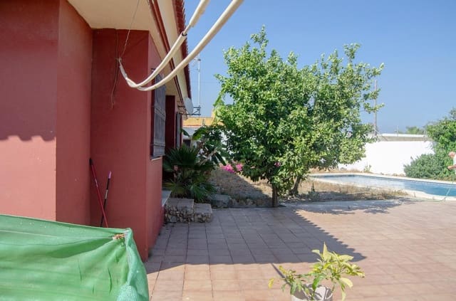 4 bedroom Villa for sale in El Zabal - Santa Margarita, La Línea de la Concepción with pool - € 290,000 (Ref: 9186897)