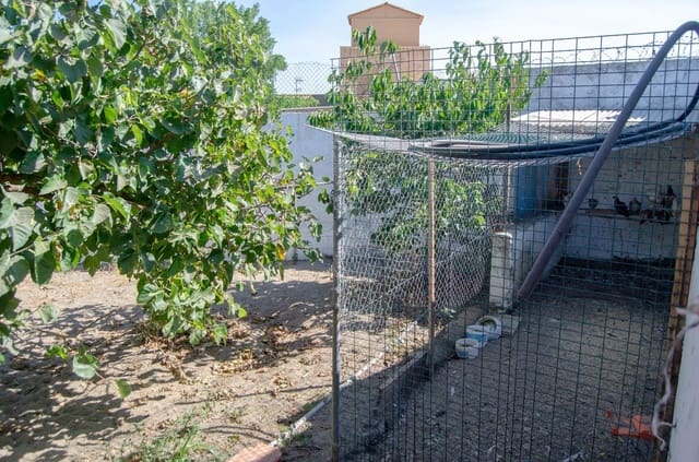 4 bedroom Villa for sale in El Zabal - Santa Margarita, La Línea de la Concepción with pool - € 290,000 (Ref: 9186897)