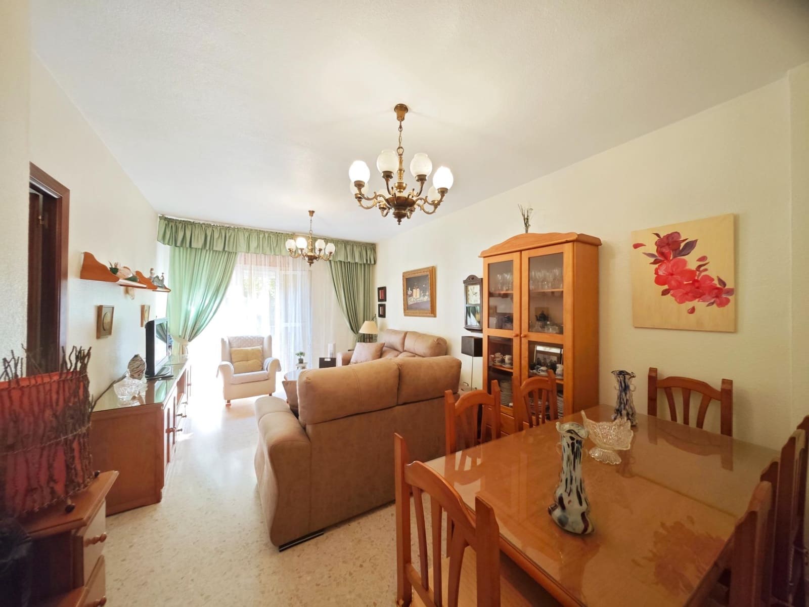 3 soveværelse Lejlighed til salg i La Linea de la Concepcion med garage - € 190.000 (Ref: 9202452)