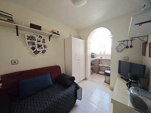 3 bedroom Flat for sale in San Pedro - Gabriel Miró - María Guerrero, La Línea de la Concepción with garage - € 190,000 (Ref: 9202452)