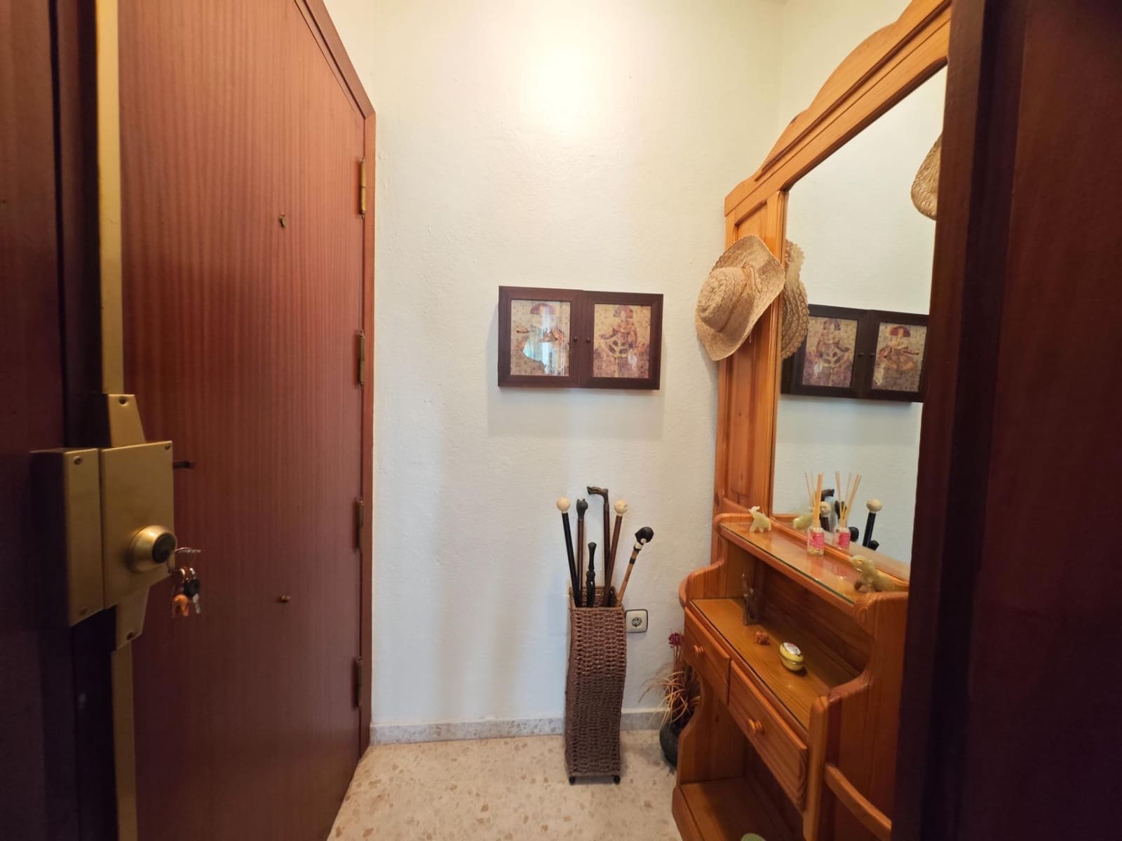 3 soveværelse Lejlighed til salg i La Linea de la Concepcion med garage - € 190.000 (Ref: 9202452)