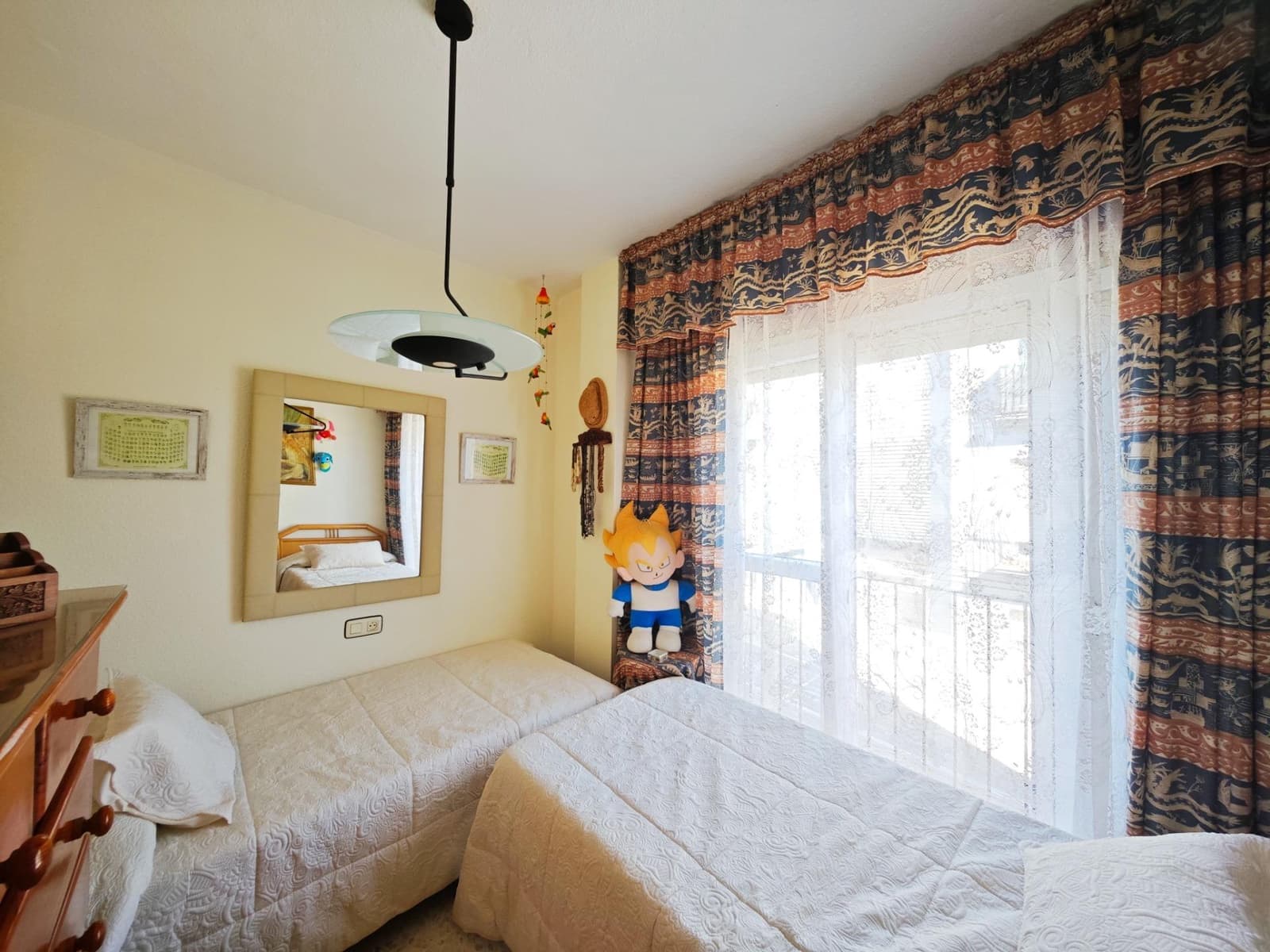 3 soveværelse Lejlighed til salg i La Linea de la Concepcion med garage - € 190.000 (Ref: 9202452)