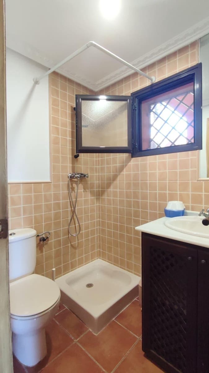 2 sypialnia Apartament na sprzedaż w La Linea de la Concepcion z basenem - 215 000 € (Ref: 9209172)