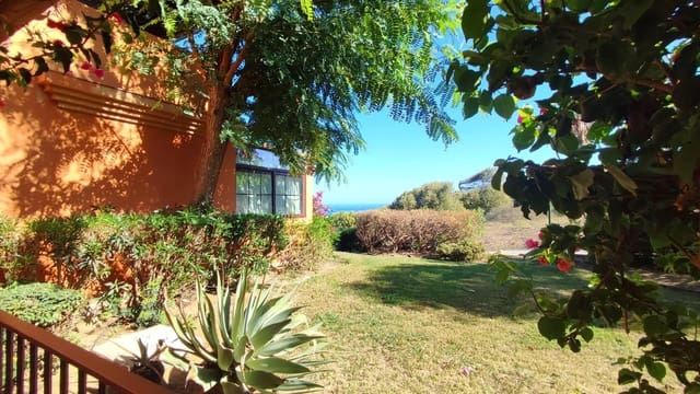 2 bedroom Apartment for sale in La Alcaidesa with pool - € 215,000 (Ref: 9209172)