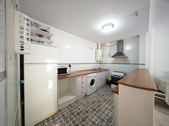 2 makuuhuone Huoneisto myytävänä paikassa Torreguadiaro, San Roque mukana uima-altaan - 220 000 € (Ref: 9217411)