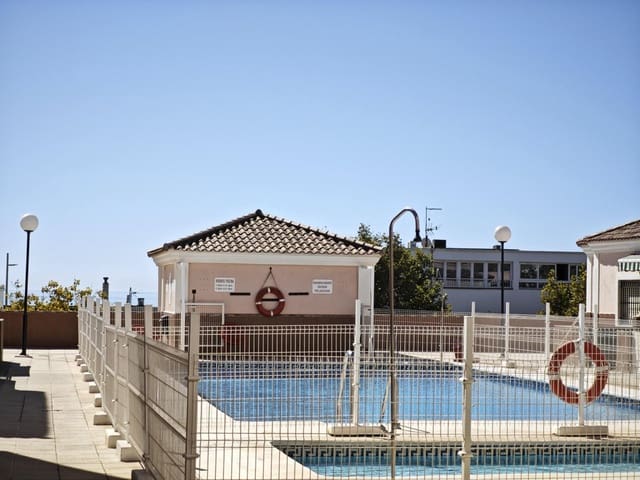 2 makuuhuone Huoneisto myytävänä paikassa Torreguadiaro, San Roque mukana uima-altaan - 220 000 € (Ref: 9217411)