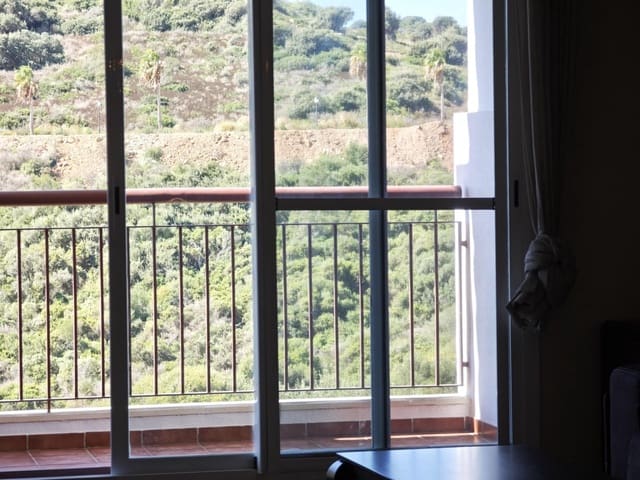 Piso de 3 habitaciones en La Alcaidesa en venta con piscina garaje - 350.000 € (Ref: 9227048)