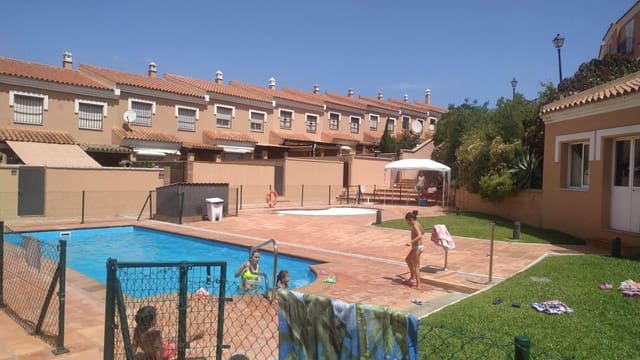 3 sovrum Radhus till salu i Los Barrios med pool garage - 265 000 € (Ref: 9243442)