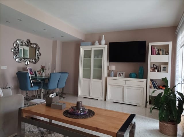 3 sovrum Radhus till salu i Los Barrios med pool garage - 265 000 € (Ref: 9243442)