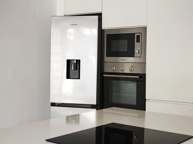 2 soveværelse Lejlighed til salg i La Alcaidesa med swimmingpool - € 325.000 (Ref: 9262624)