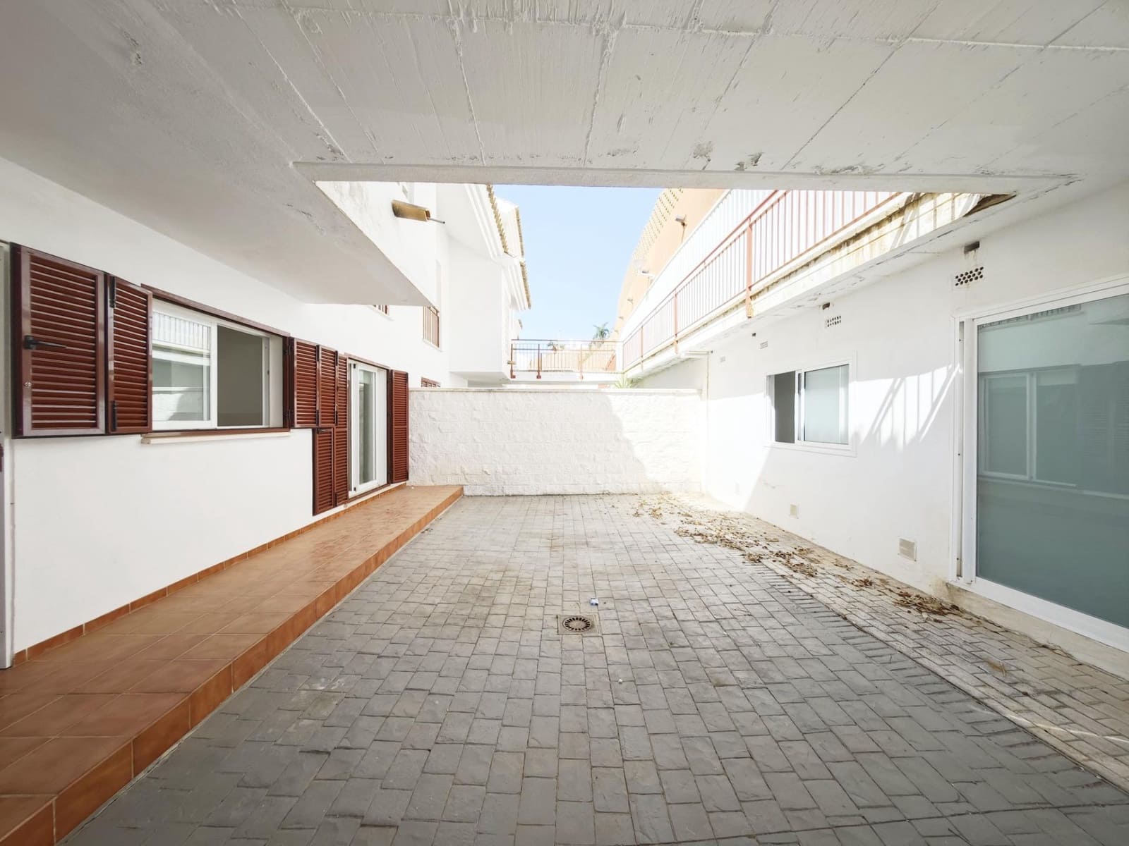 2 sovrum Lägenhet till salu i La Alcaidesa med pool - 325 000 € (Ref: 9262624)